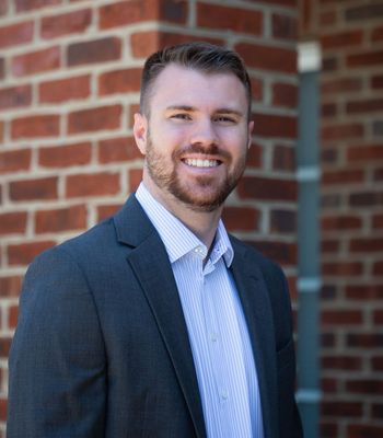 Portrait of Taylor Queen, Associate Broker, Commercial Realtor.